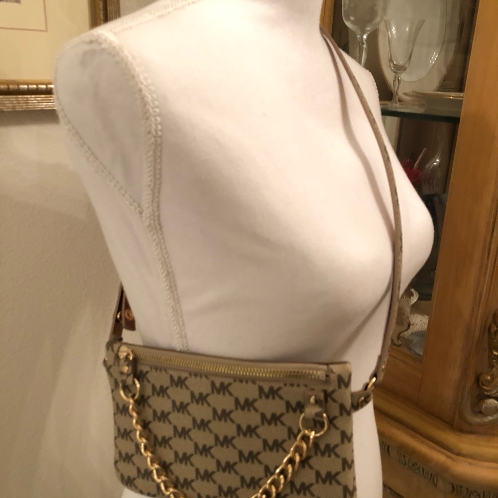 New Michael Kors Signature Beige Belt Bag Size XL